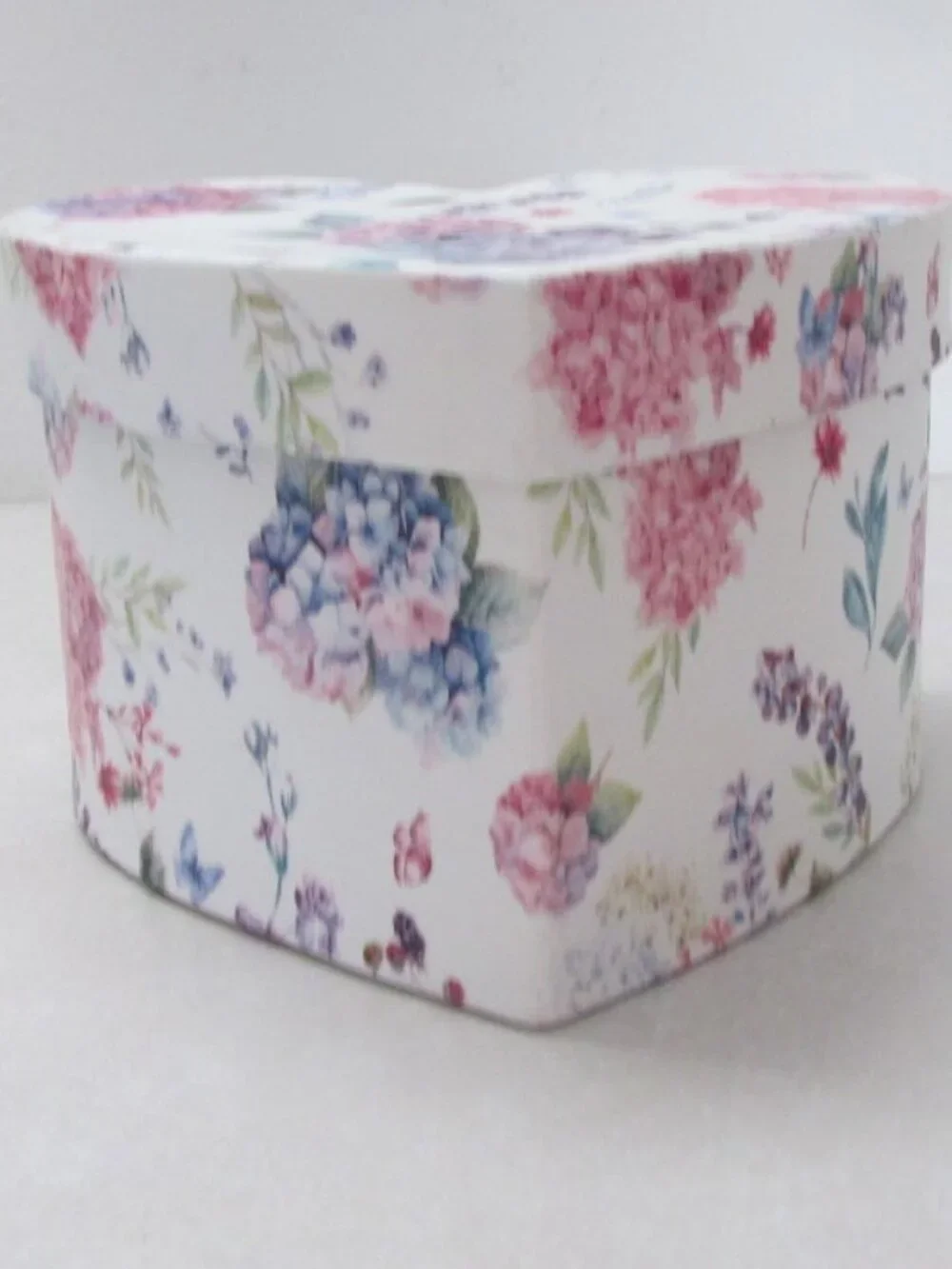 FLORAL HEART SHAPPED BOX w/ LID LAVENDER, PINK, BLUE TRINKET VICTORIAN ROMANTIC